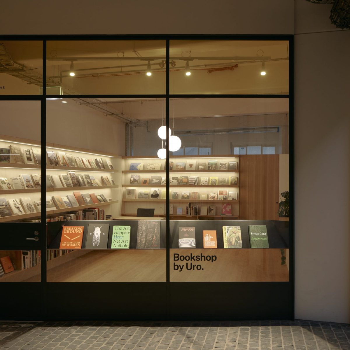 Bookshop by Uro 